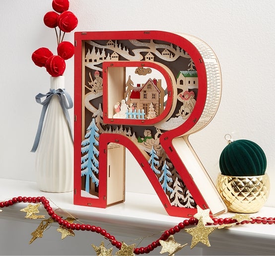 holiday-decor-letter-woodcut