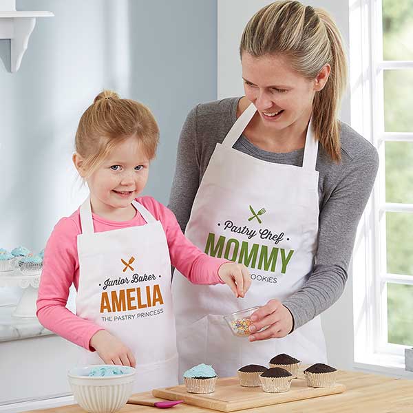 Personalised Girl/'s Princess Apron 4 designs available Ideal for cooking or play