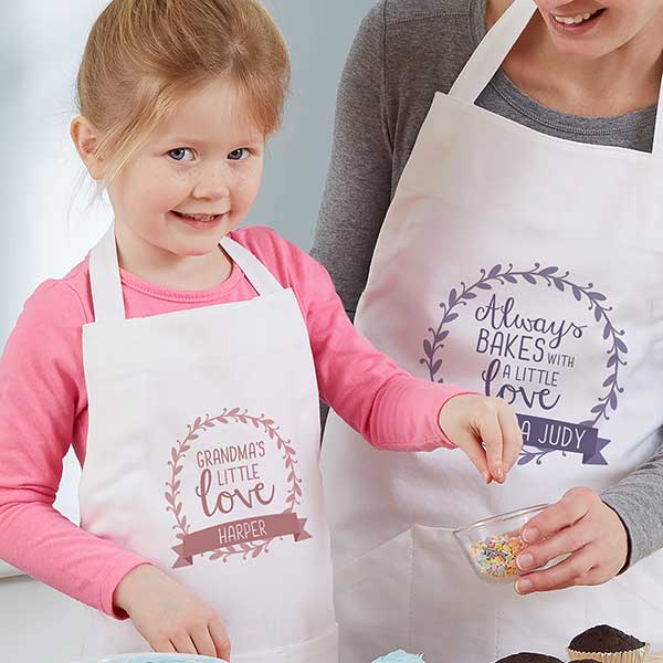 Mommy & Me Matching Aprons for the Holidays