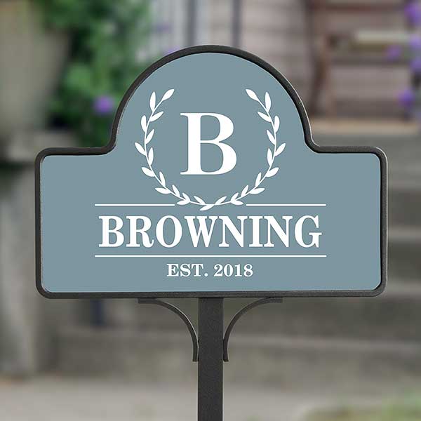 Laurel Wreath Personalized Magnetic Garden Sign - 32426