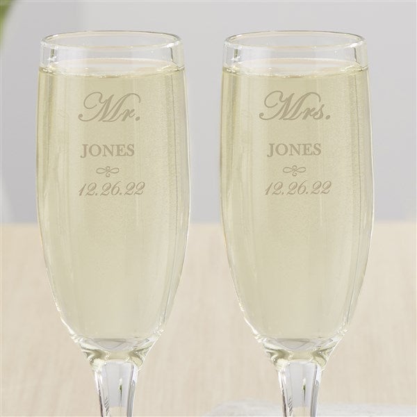 Personalised Champagne Flutes Mr and & Mrs Glasses Set Weddings Anniversary Gift 