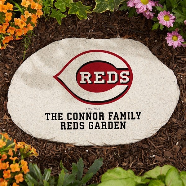 MLB Cincinnati Reds Personalized Round Garden Stone  - 37527