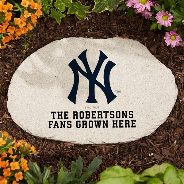 MLB New York Yankees Personalized Round Garden Stone