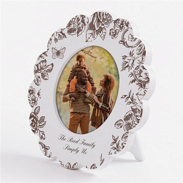 Toile Edit Personalized Round Scallop Edge Picture Frame - 57453
