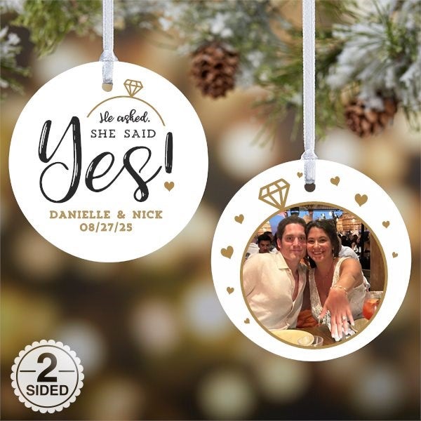 Regalo Coppia Cornice 'He Asked She Said Yes' - Regalo Fidanzamento E